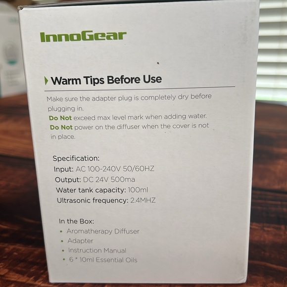 InnoGear Aromatherapy Essential Oil Diffuser Set. New. Unopened. 6 oils included - Picture 3 of 3